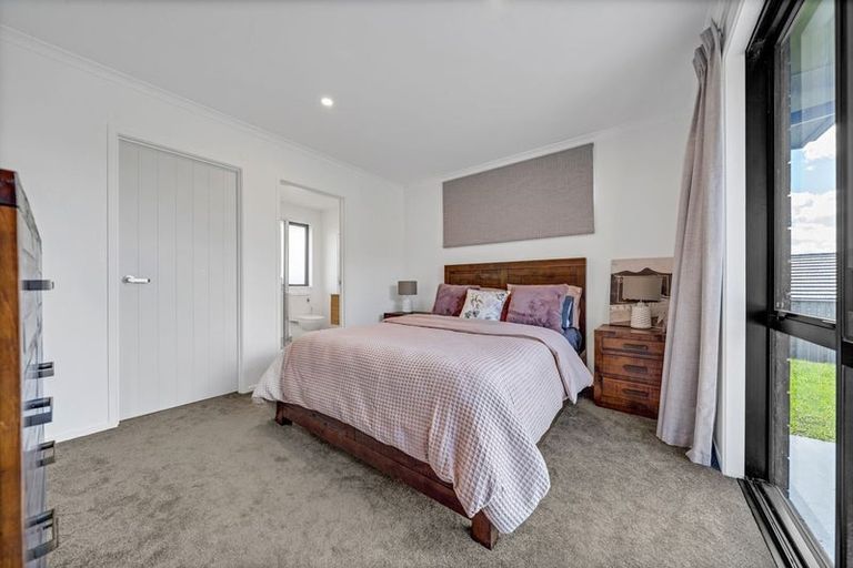 Photo of property in 13 Leathem Crescent, Pokeno, 2402