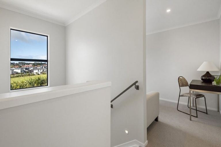 Photo of property in 2 Owen Chapman Drive, Red Beach, 0932