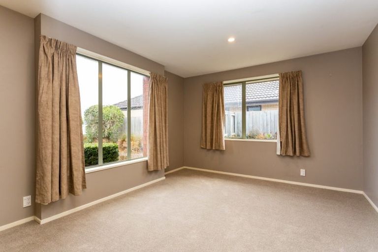 Photo of property in 16 Coppinger Terrace, Aidanfield, Christchurch, 8025