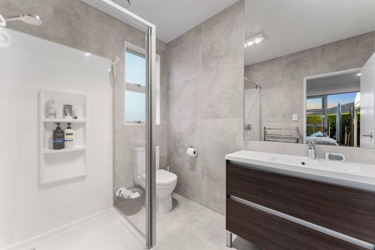 Photo of property in 15 Taikura Avenue, Red Beach, 0932