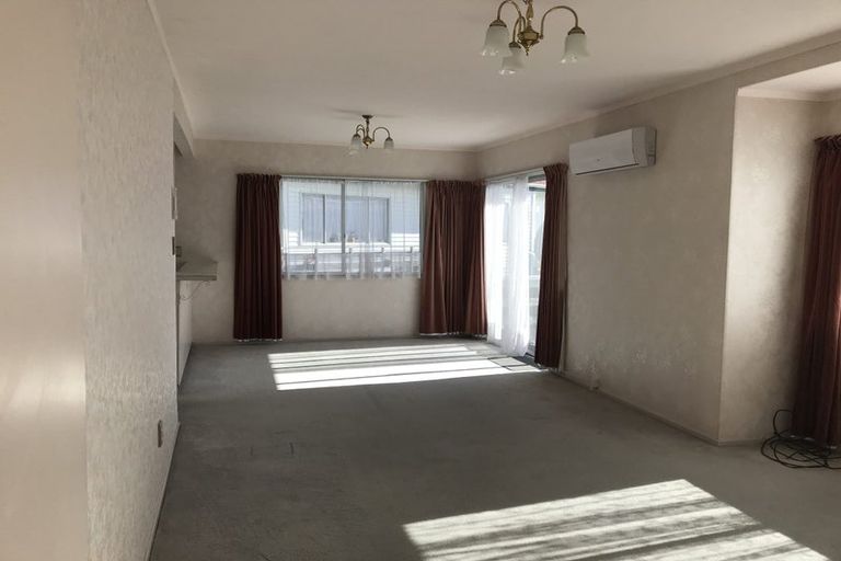 Photo of property in 2/7 Wye Street, Island Bay, Wellington, 6023
