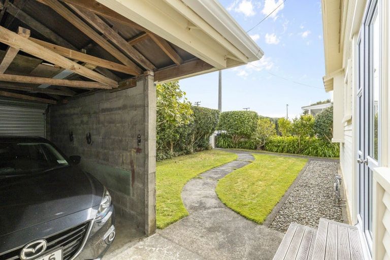 Photo of property in 23 Paynters Avenue, Strandon, New Plymouth, 4312