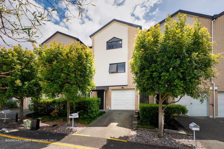 Photo of property in St Claire Village, 6/172 Mcleod Road, Te Atatu South, Auckland, 0610