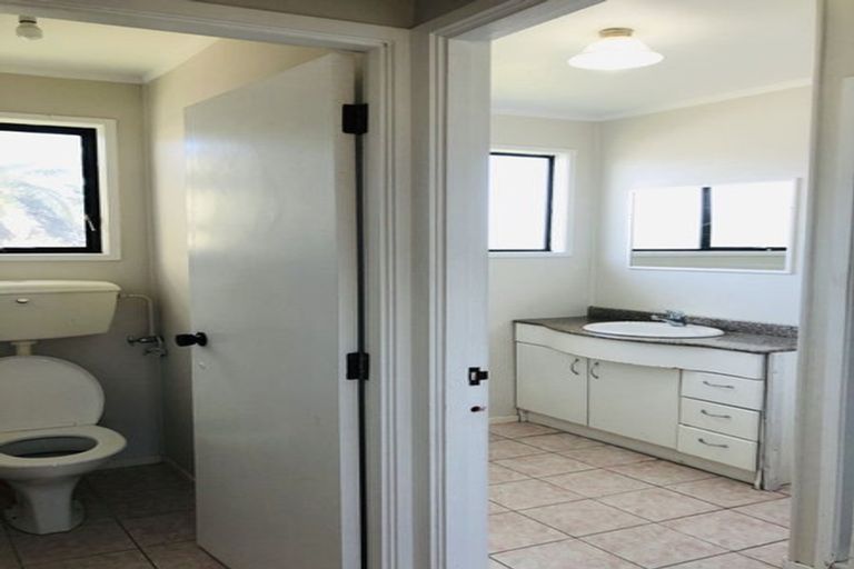 Photo of property in 24 Vanbrugh Place, Bucklands Beach, Auckland, 2014