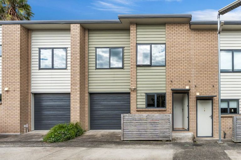 Photo of property in 4 Pangu Way, Mangere, Auckland, 2022