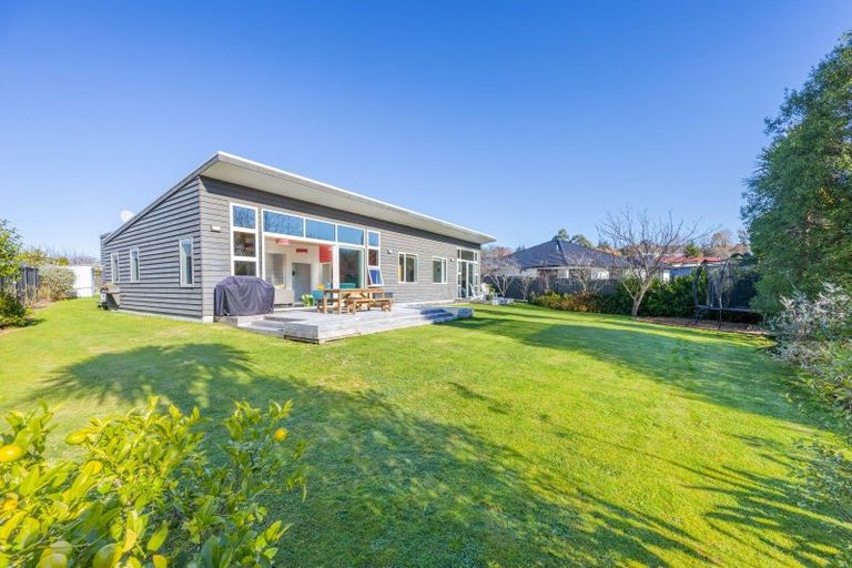 Photo of property in 13 Abbot Avenue, Waipawa, 4210