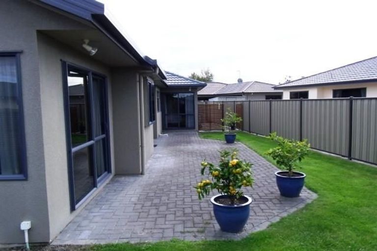 Photo of property in 16 Newbury Place, Taradale, Napier, 4112