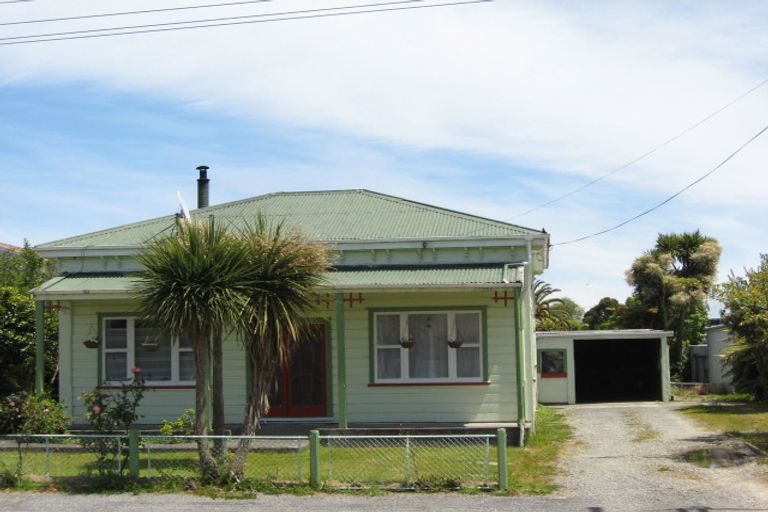 Photo of property in 128 Queen Street, Westport, 7825