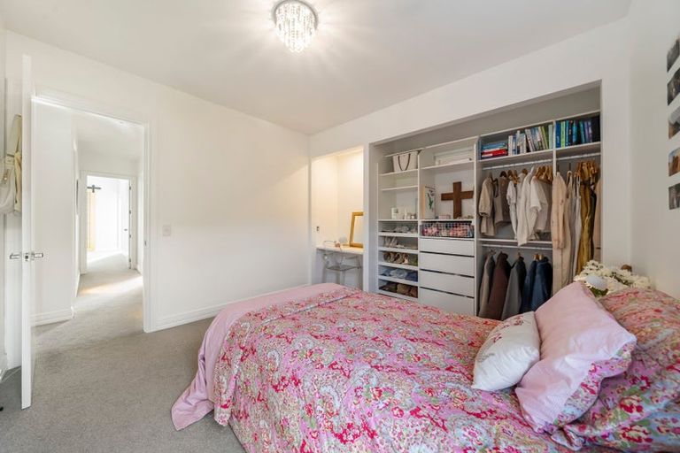 Photo of property in 5 Helm Place, Whitby, Porirua, 5024