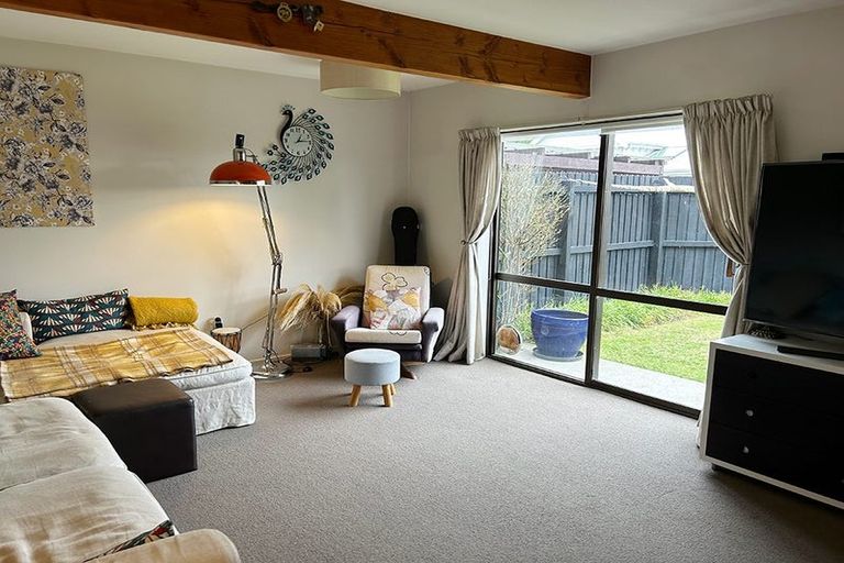 Photo of property in 2/12 Brittan Street, Linwood, Christchurch, 8011