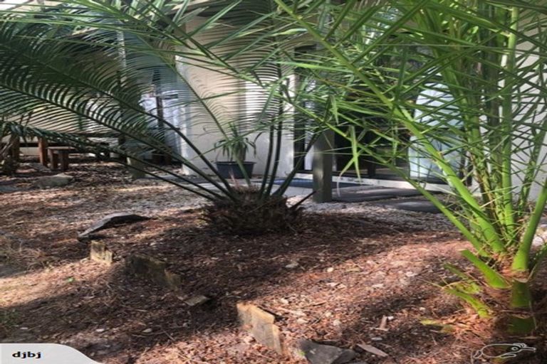 Photo of property in 45 Ravenwood Drive, Forrest Hill, Auckland, 0620