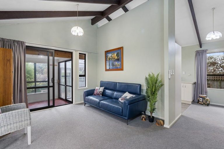 Photo of property in 6 Malabar Crescent, Broomfield, Christchurch, 8042