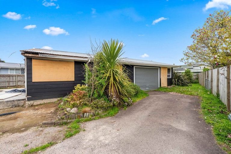 Photo of property in 22 Fenruss Street, Fairy Springs, Rotorua, 3015
