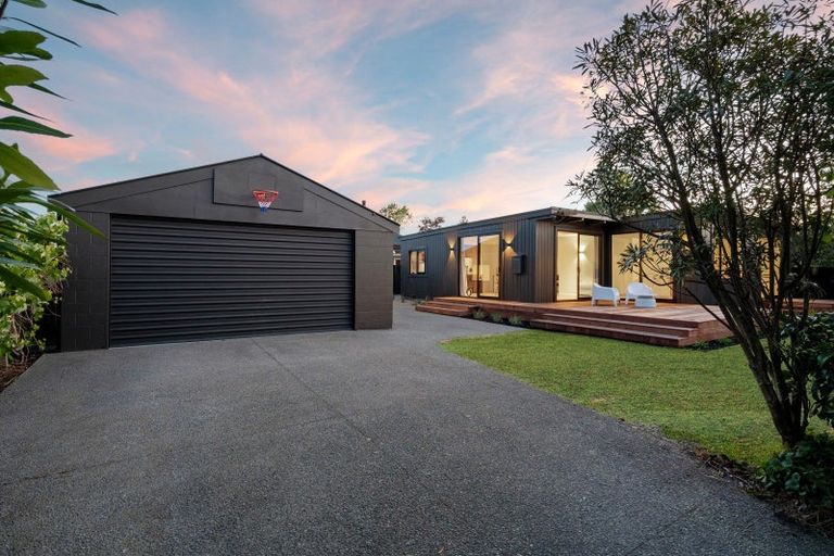 Photo of property in 116 Paparoa Street, Papanui, Christchurch, 8053