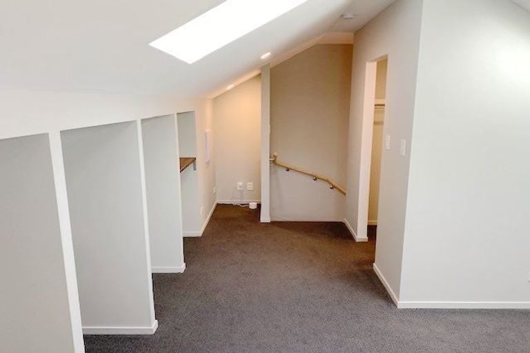Photo of property in 28 Kokiri Street, Te Atatu South, Auckland, 0610
