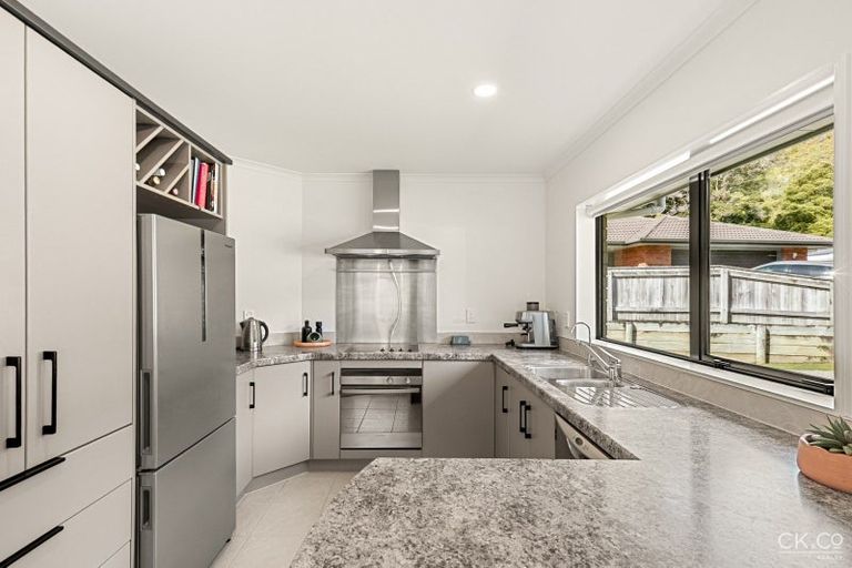 Photo of property in 3 Boleyn Close, Kingsley Heights, Upper Hutt, 5018