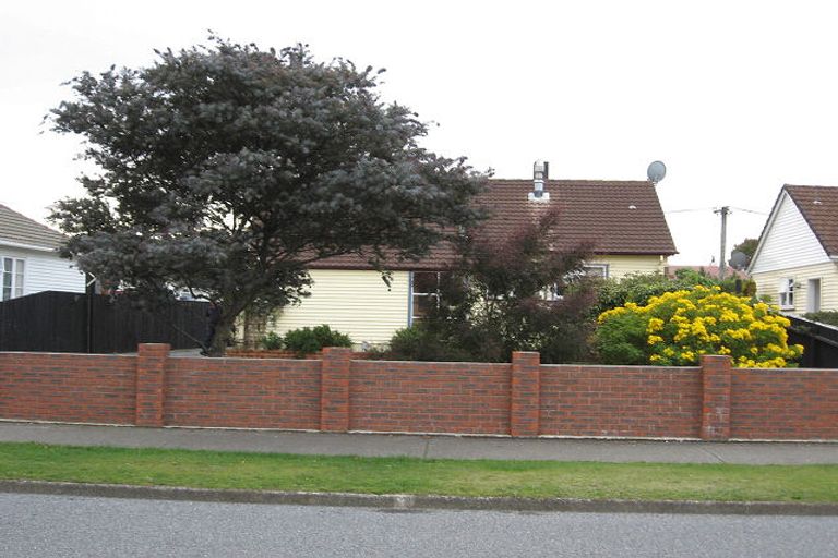 Photo of property in 11 Hewer Crescent, Naenae, Lower Hutt, 5011