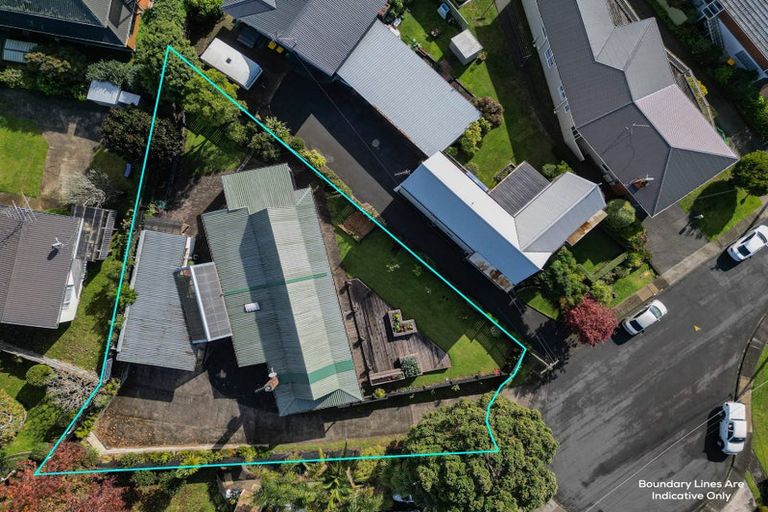 Photo of property in 15 Fairlea Road, Te Atatu South, Auckland, 0610