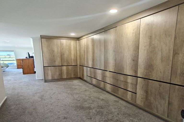 Photo of property in 8 Ritetai Street, Clarks Beach, 2122