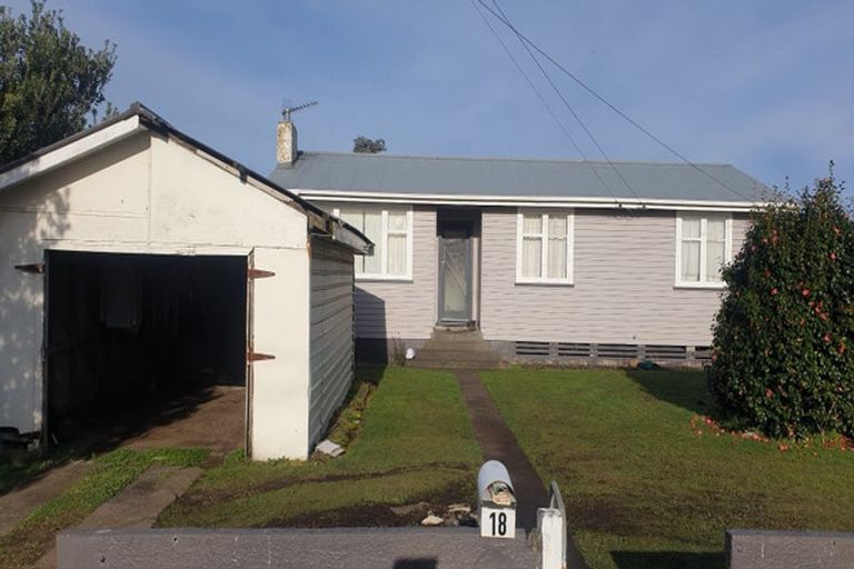 Photo of property in 18 Iredale Road, Hawera, 4610