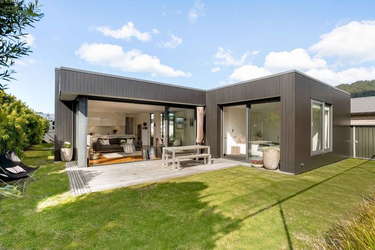 Photo of property in 33 Oceanair Drive, Pauanui, Hikuai, 3579