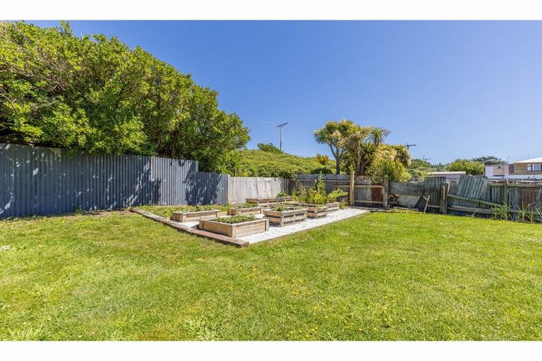 Photo of property in 28 Ocean Beach Road, Bluff, 9814