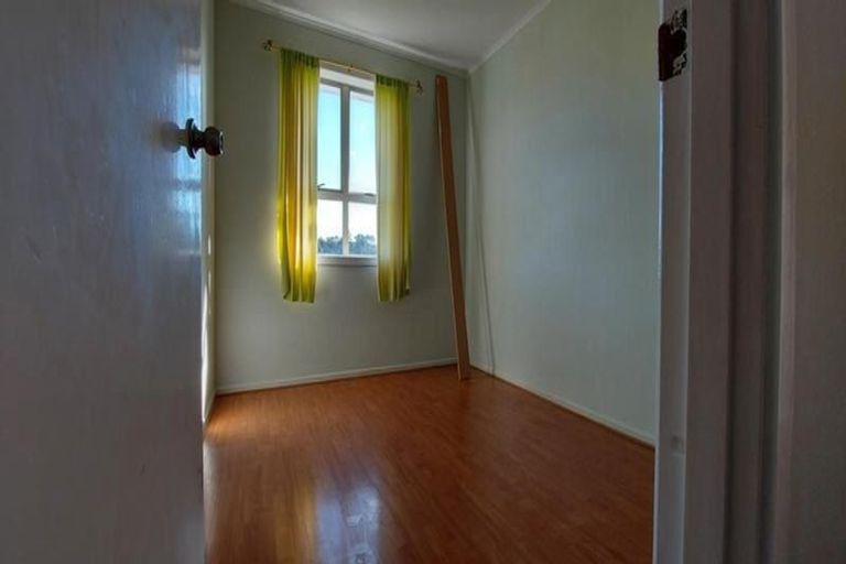 Photo of property in 68 Harrington Road, Henderson, Auckland, 0610