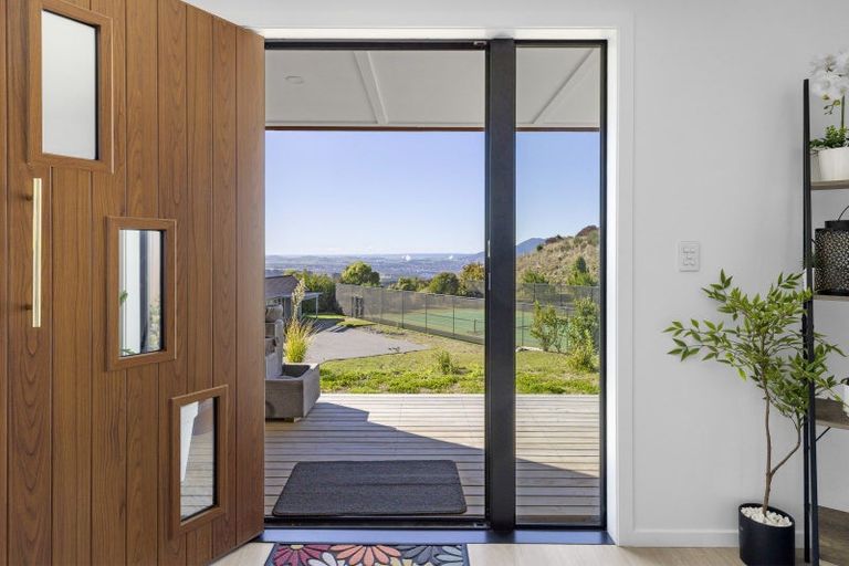 Photo of property in 5 Grandview Lane, Acacia Bay, 3385