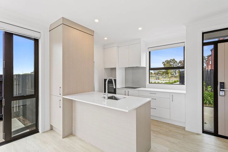 Photo of property in 66 Te Tihi Street, Wiri, 2104