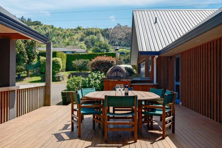 Photo of property in 10 Atkins Lane, Hamurana, Rotorua, 3097