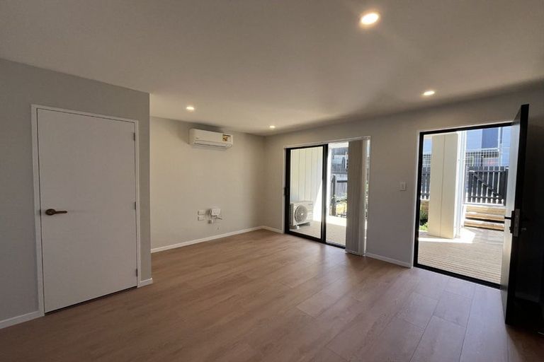 Photo of property in 37 Tukari Lane, Mangere Bridge, Auckland, 2022