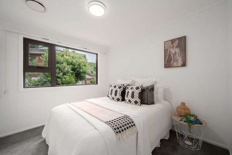 Photo of property in 28 Greyfriars Crescent, Tawa, Wellington, 5028