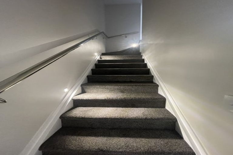 Photo of property in 17b Kemble Close, Mangere, Auckland, 2022