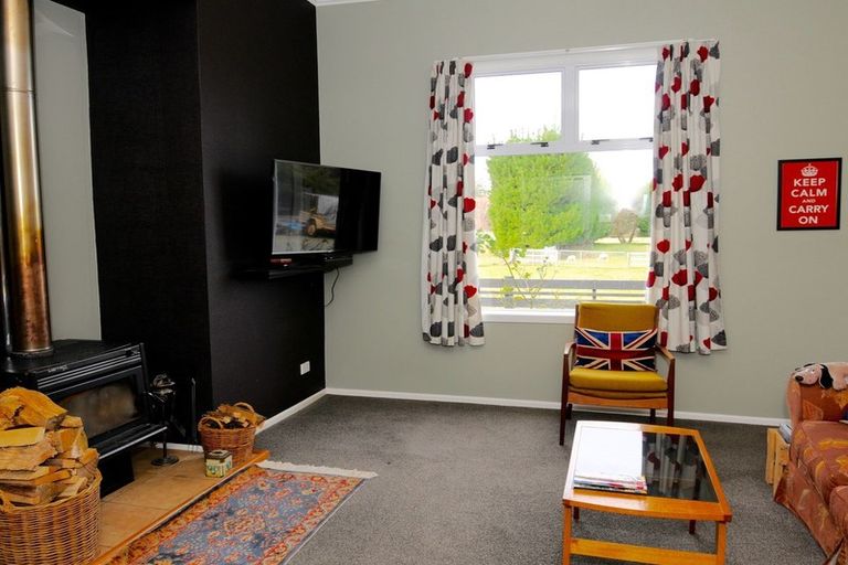 Photo of property in 64 Waihao Back Road, Waimate, 7979