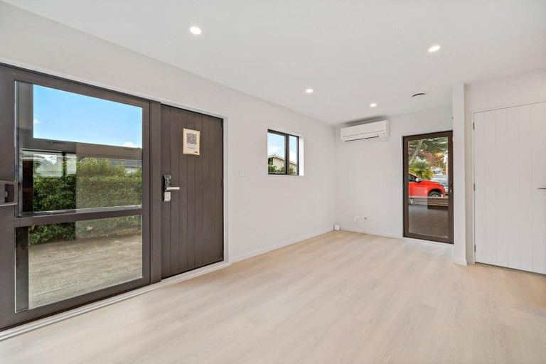 Photo of property in 456a West Coast Road, Glen Eden, Auckland, 0602