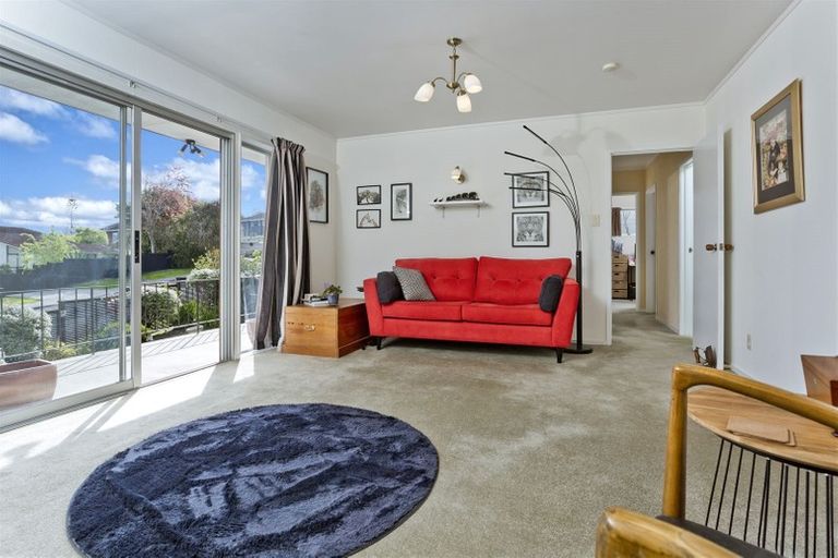 Photo of property in 2/2 Northwick Place, Hillcrest, Auckland, 0627