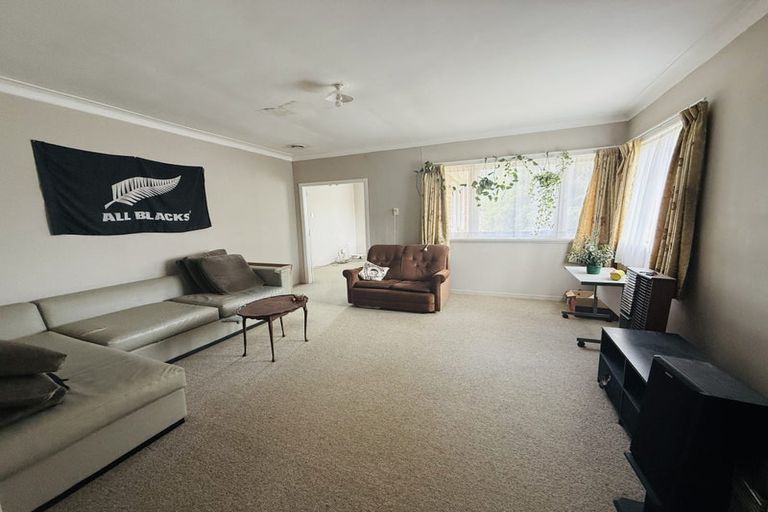 Photo of property in 13 Reiman Street, New Lynn, Auckland, 0600