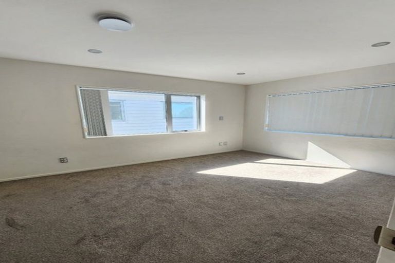 Photo of property in 74a Thompson Terrace, Manurewa, Auckland, 2102