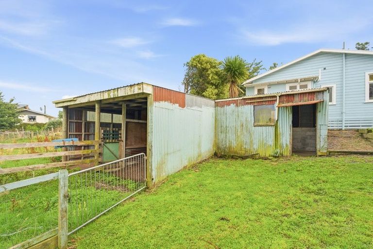 Photo of property in 31 Weraroa Road, Waverley, 4510
