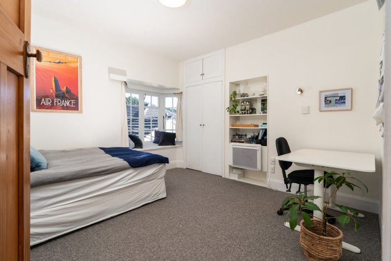 Photo of property in 37 The Crescent, Roseneath, Wellington, 6011