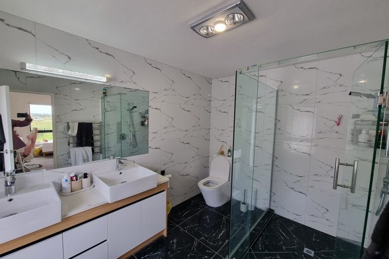 Photo of property in 19 Hakinakina Drive, Flat Bush, Auckland, 2019