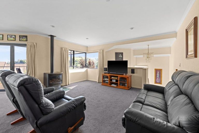 Photo of property in 11a Cumberland Rise, Taradale, Napier, 4112