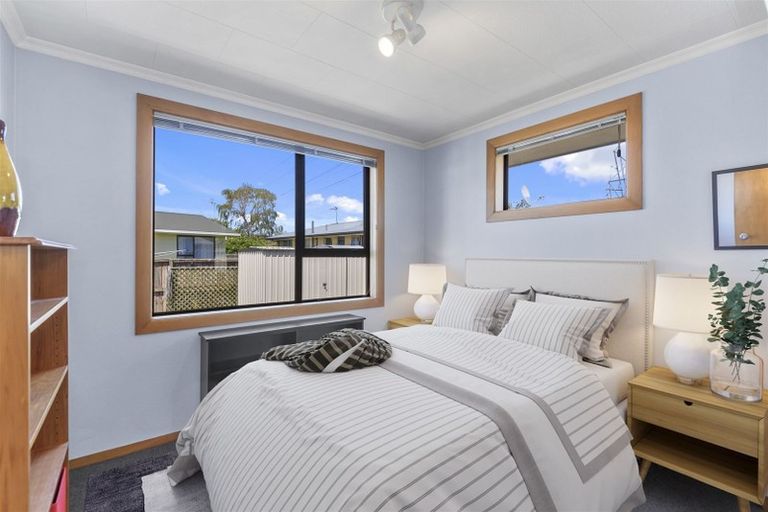 Photo of property in 14 Springmead Place, Hornby, Christchurch, 8042