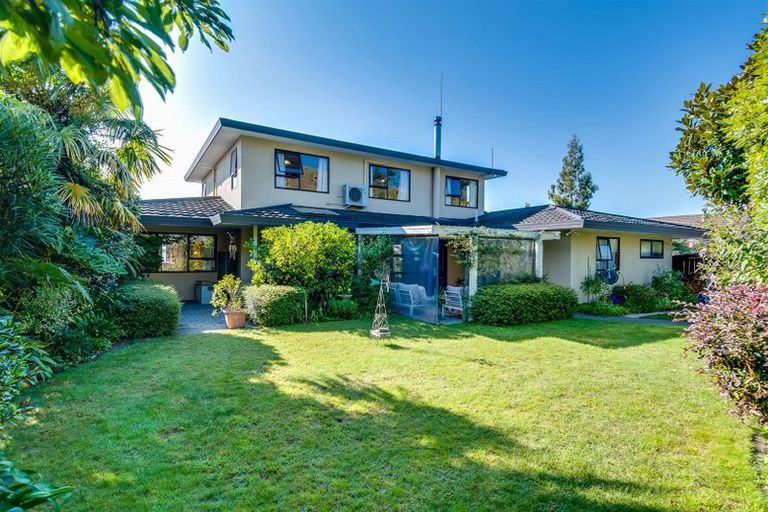 Photo of property in 54 Ngarimu Crescent, Taradale, Napier, 4112