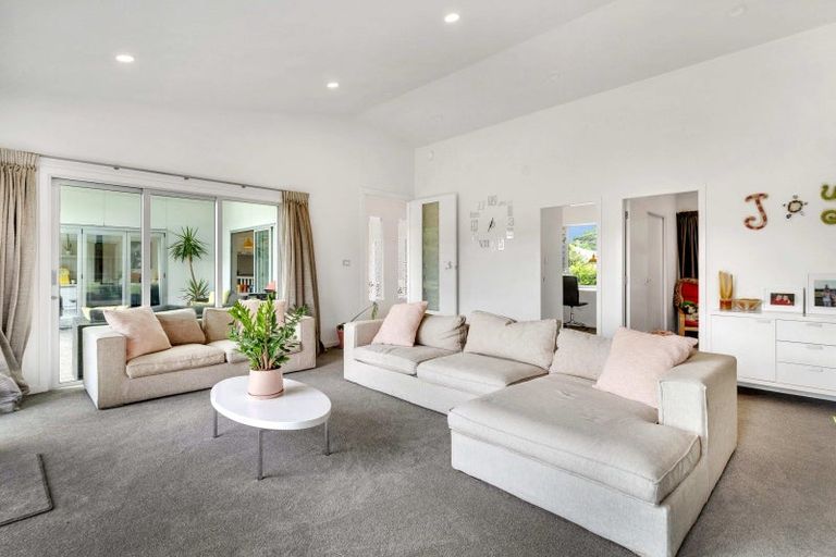 Photo of property in 26 Cotter Street, Greytown, 5712