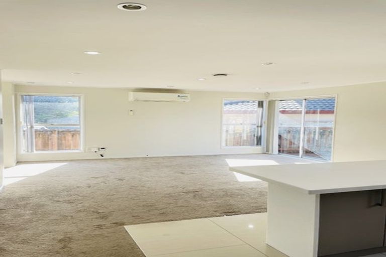 Photo of property in 16 Nan Place, Pakuranga Heights, Auckland, 2010