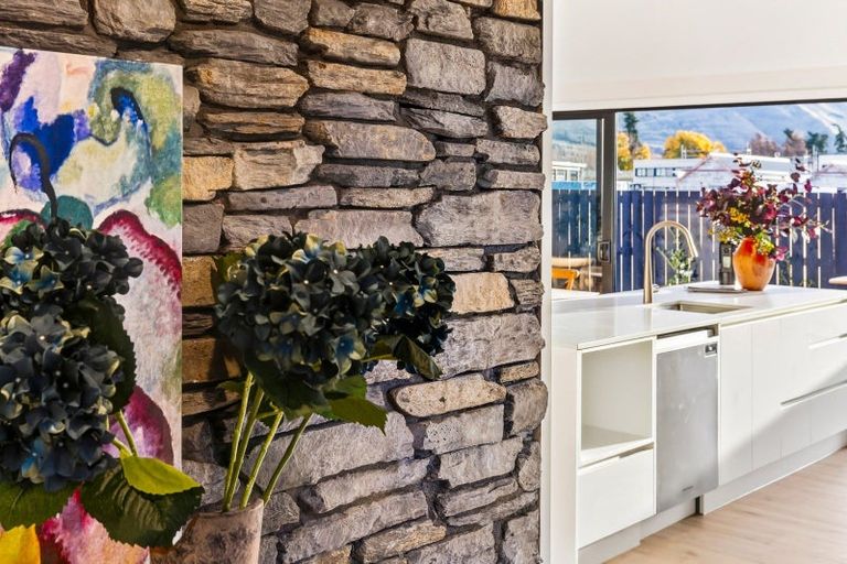 Photo of property in 3 Raspberry Close, Wanaka, 9382