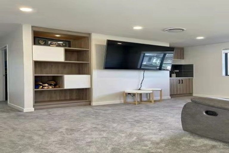 Photo of property in 10 Silvereye Road, Hobsonville, Auckland, 0616