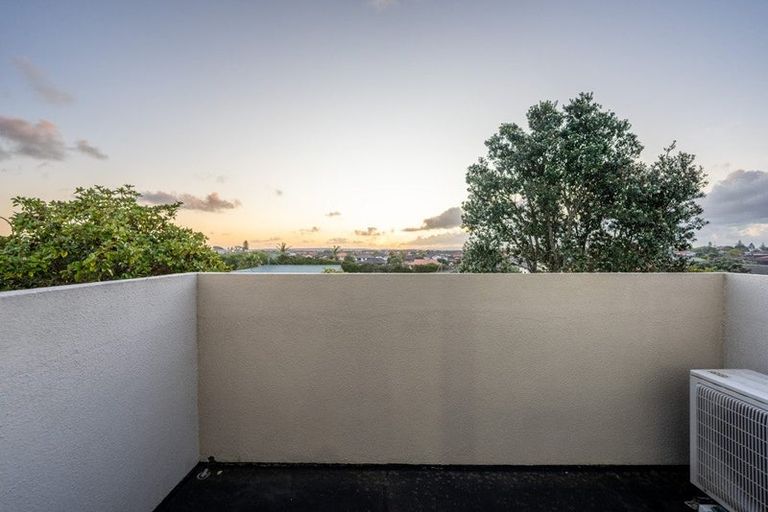 Photo of property in 6 Brunswick Rise, Mangere, Auckland, 2022