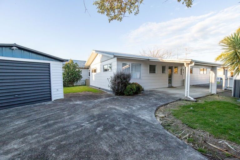 Photo of property in 11 Paul Drive, Ngatea, 3503